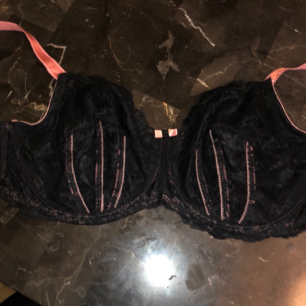 Black and pink adore me 40g bra